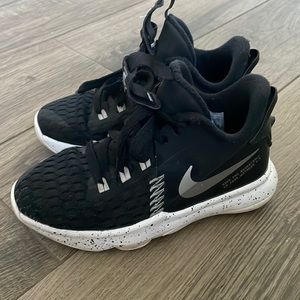Nike Lebron Witness boys sneakers